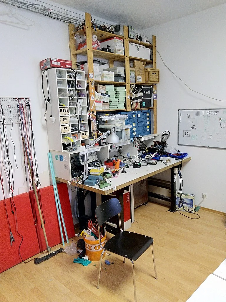 Electronics Lab in realraum
